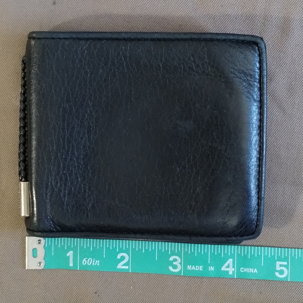 VINTAGE GUCCI SOFT BLACK LEATHER MEN'S BI-FOLD WALLET ~ AUTHENTIC - Picture 16 of 16